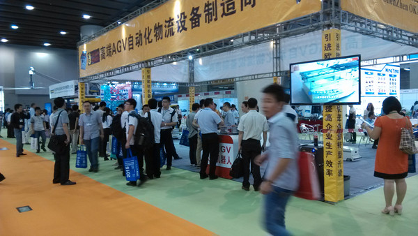 6月18日欧铠机器人应邀参加广州国际物流装备展